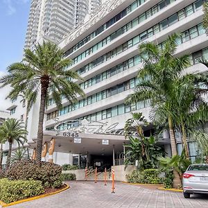 Deluxe Studios And Apartments At The Casablanca